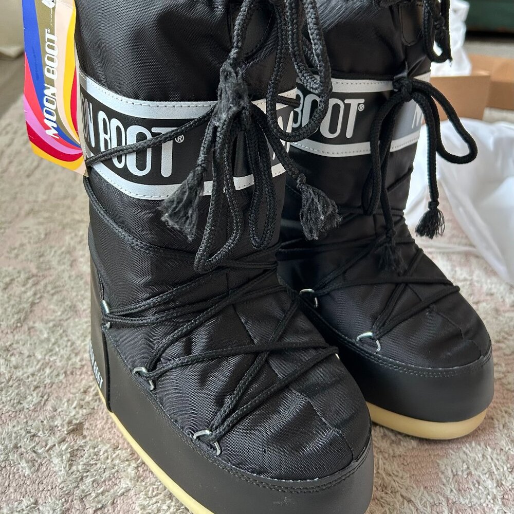Moon Boots